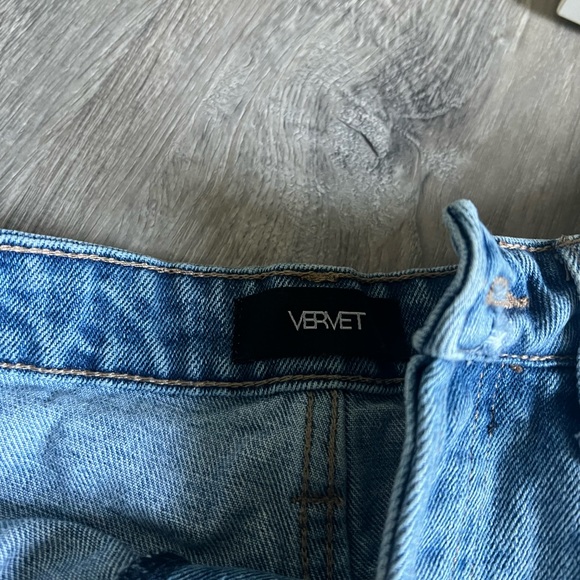 Size 24 light wash women’s summer jean shorts - Picture 3 of 3